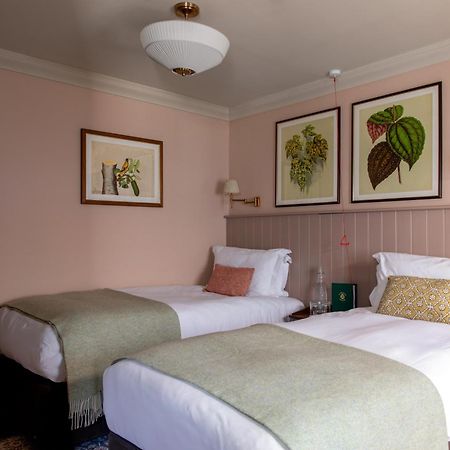 The Carnarvon Arms Hotel Newbury  Bagian luar foto