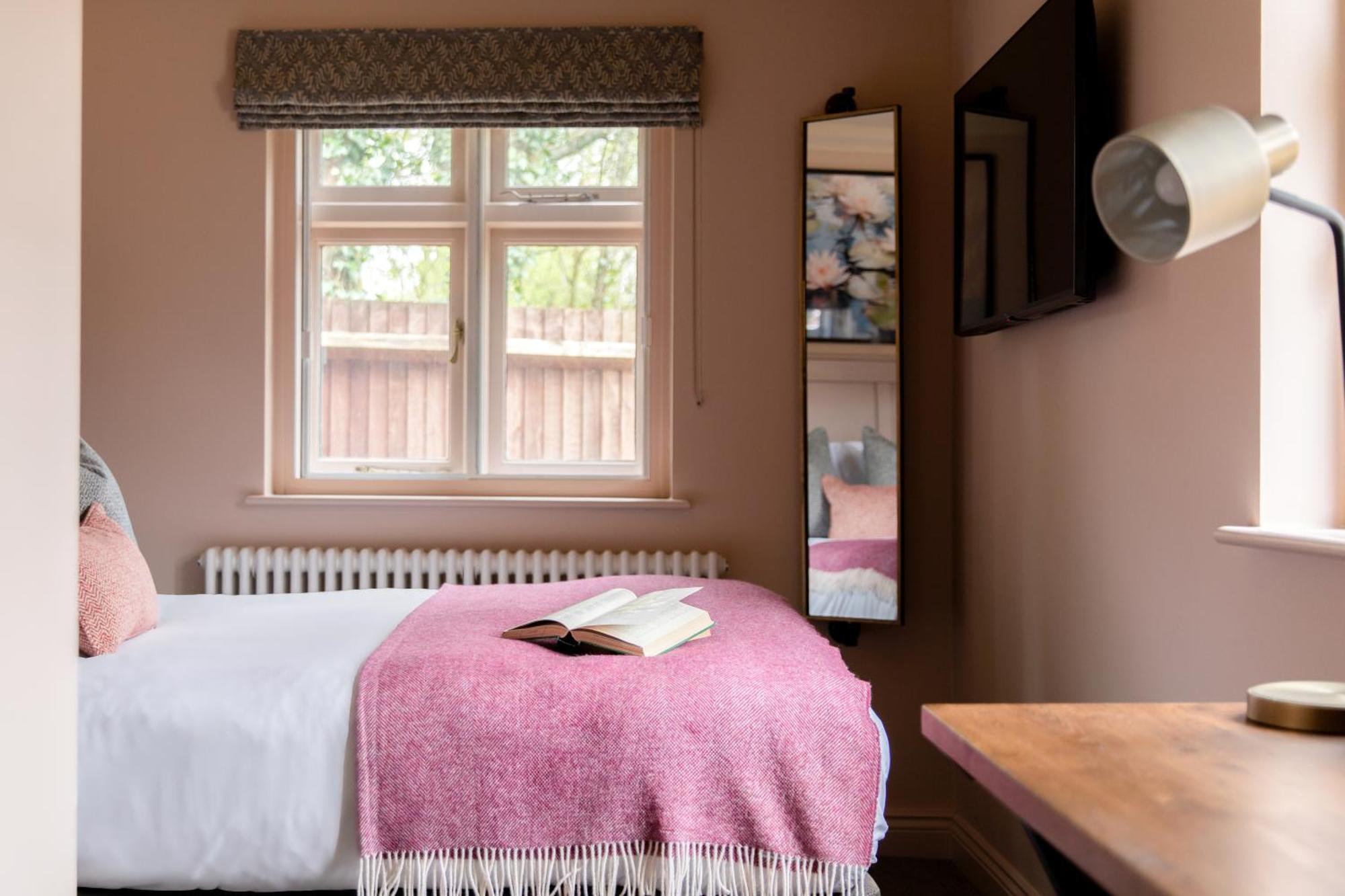 The Carnarvon Arms Hotel Newbury  Bagian luar foto