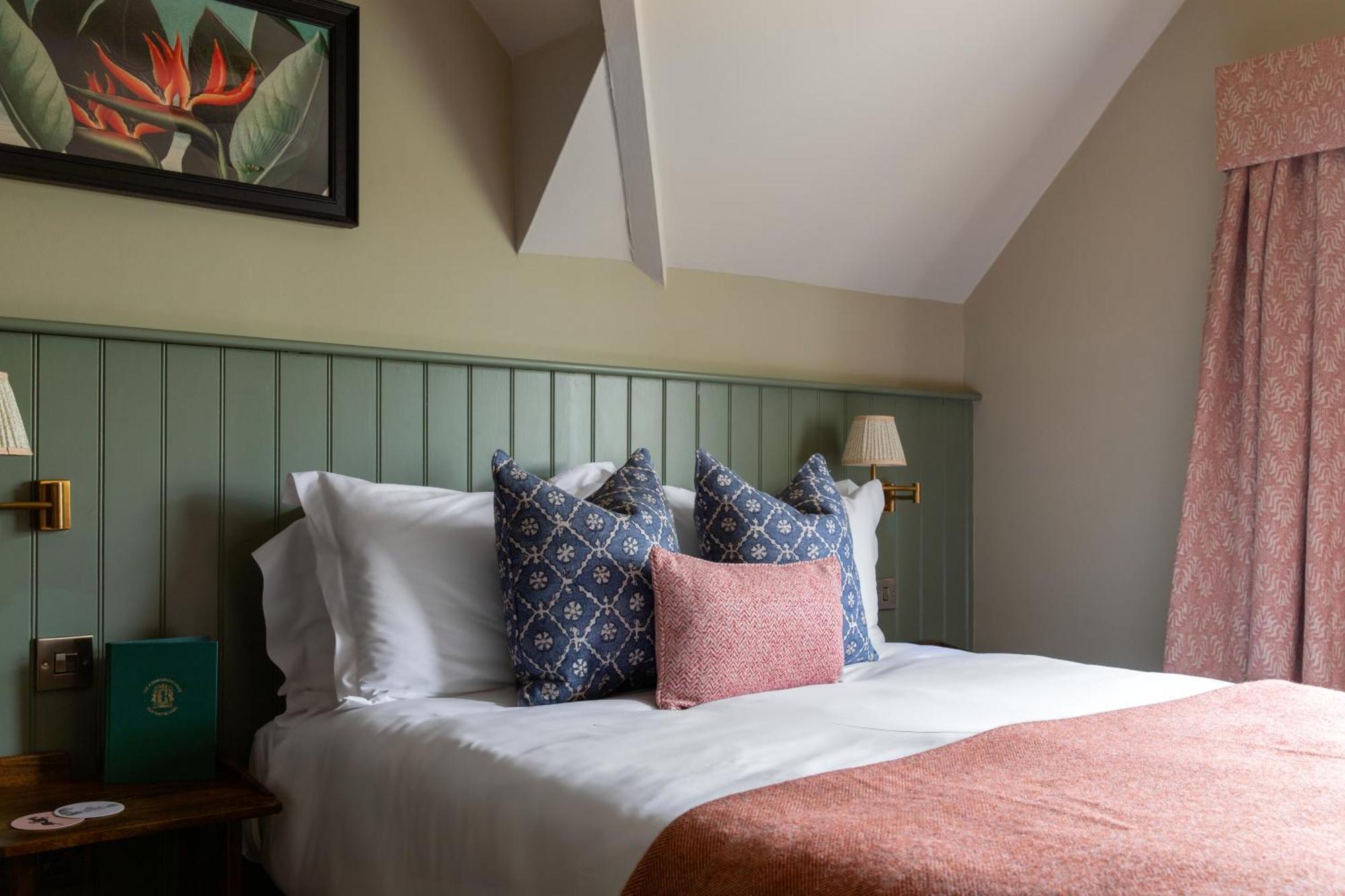 The Carnarvon Arms Hotel Newbury  Bagian luar foto