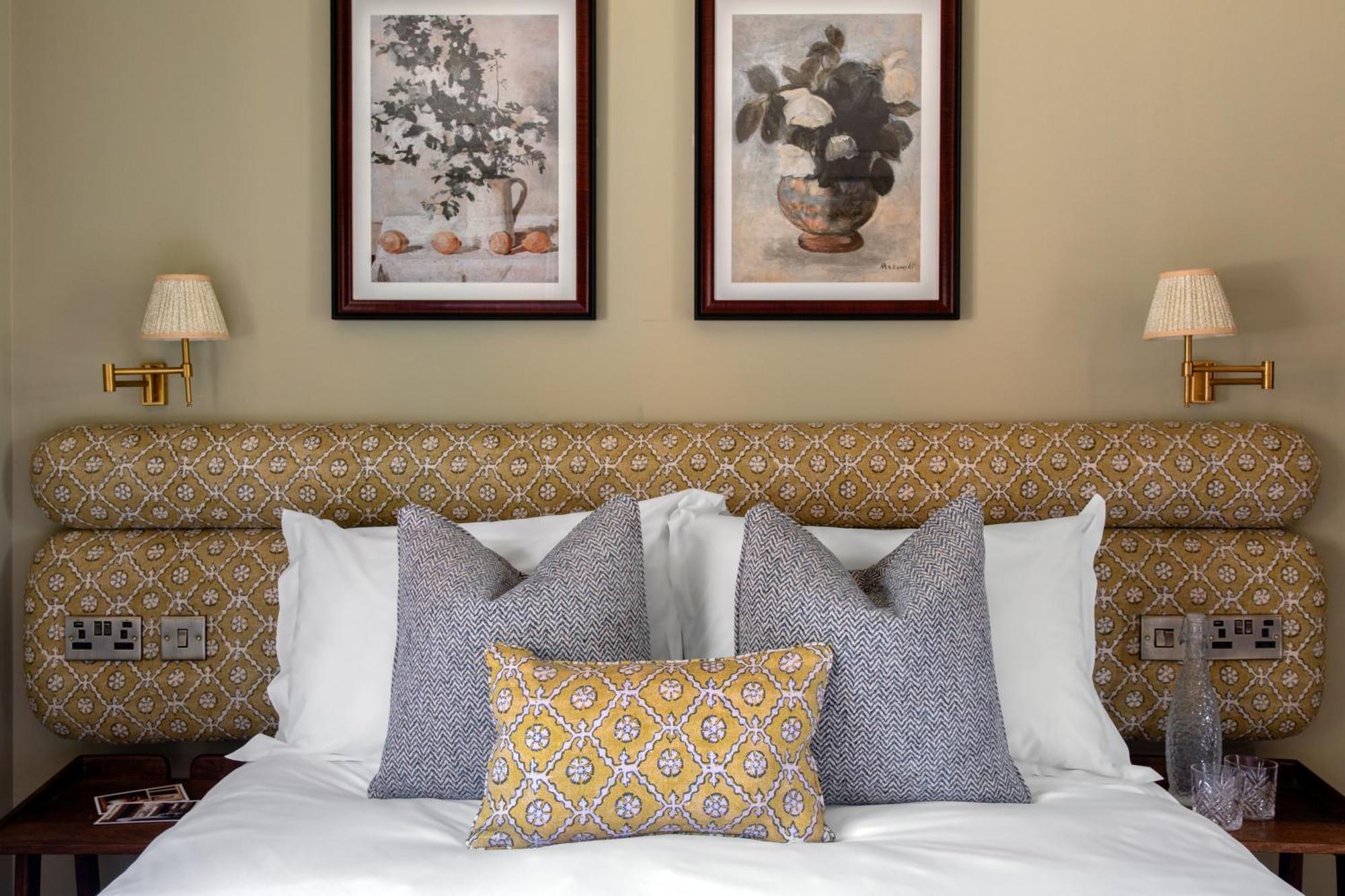 The Carnarvon Arms Hotel Newbury  Bagian luar foto