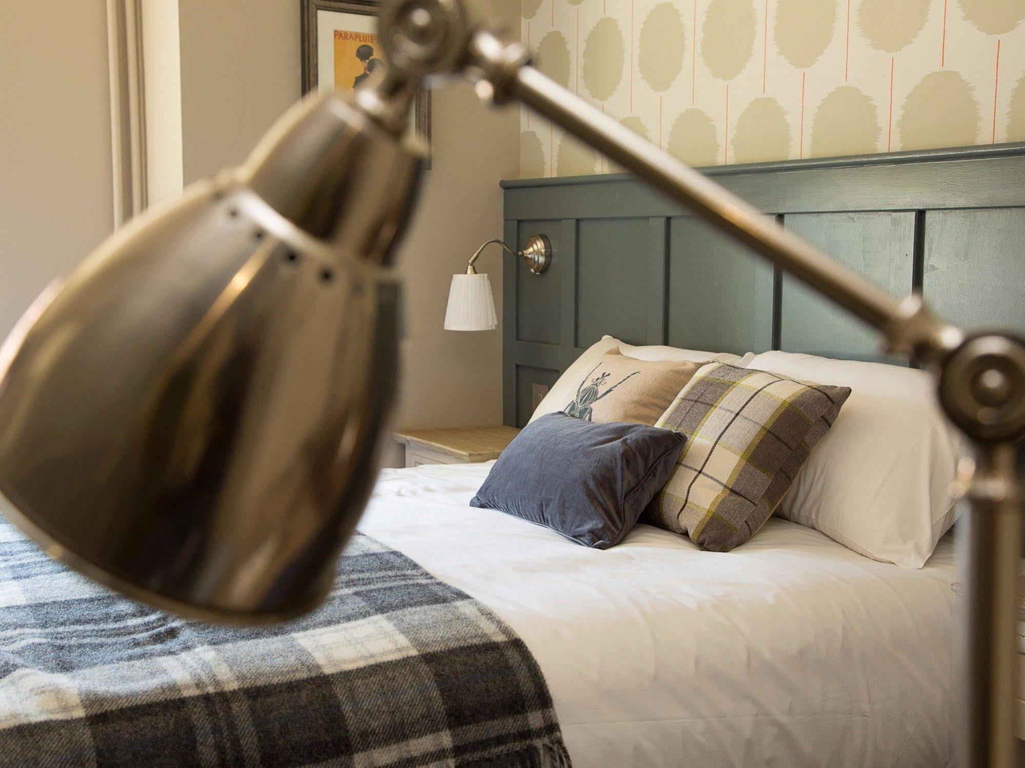 The Carnarvon Arms Hotel Newbury  Bagian luar foto