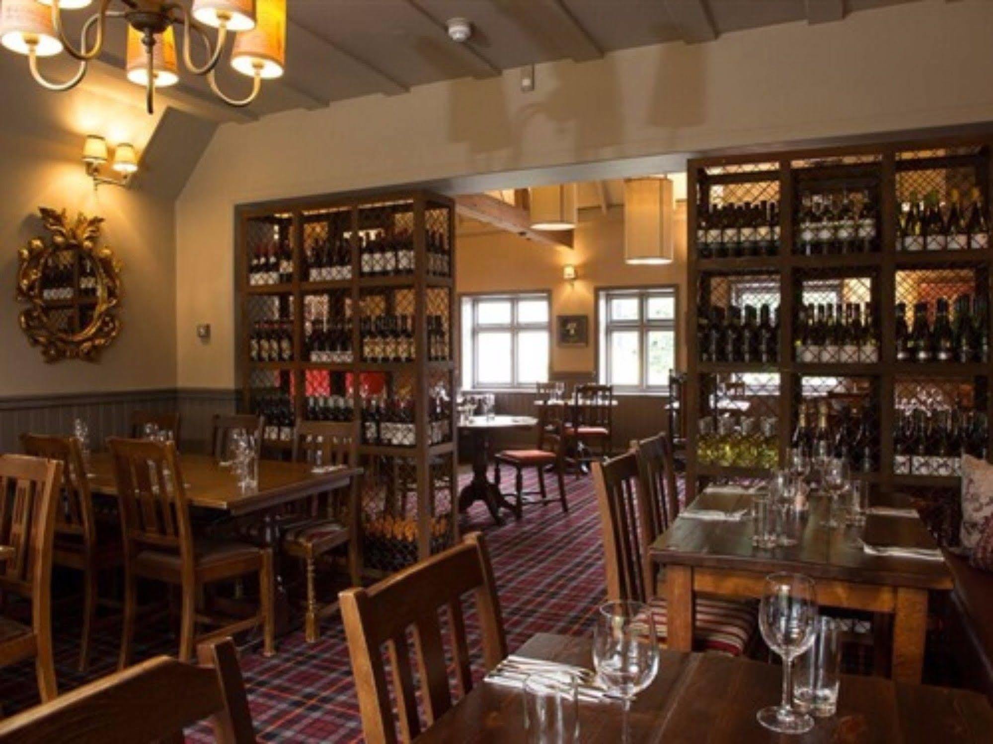 The Carnarvon Arms Hotel Newbury  Bagian luar foto