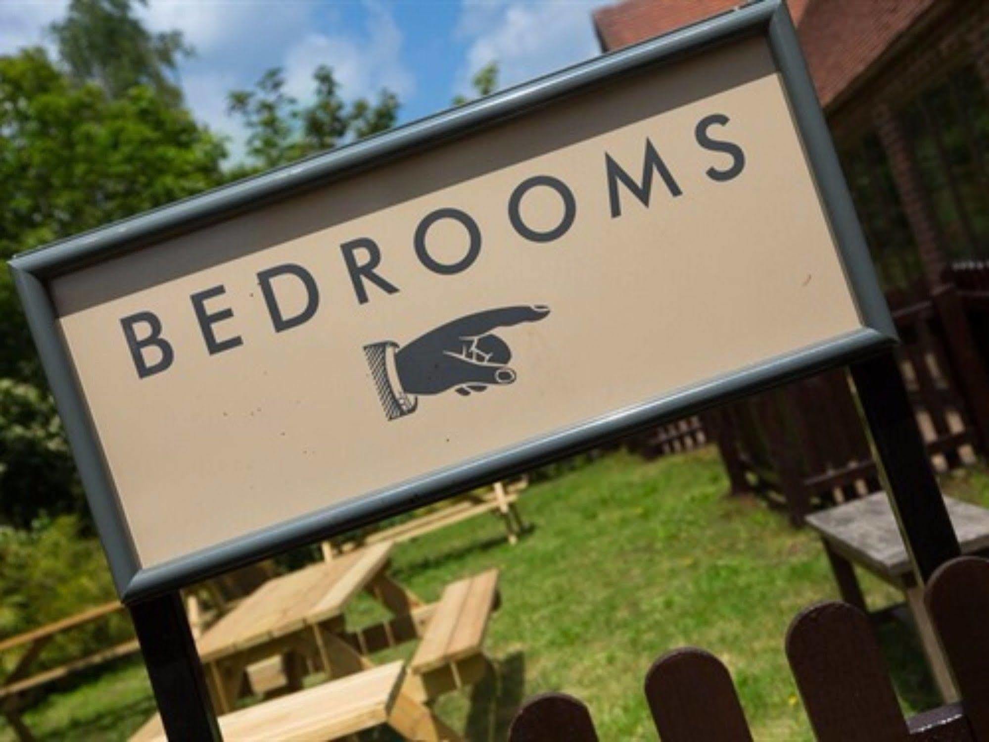 The Carnarvon Arms Hotel Newbury  Bagian luar foto
