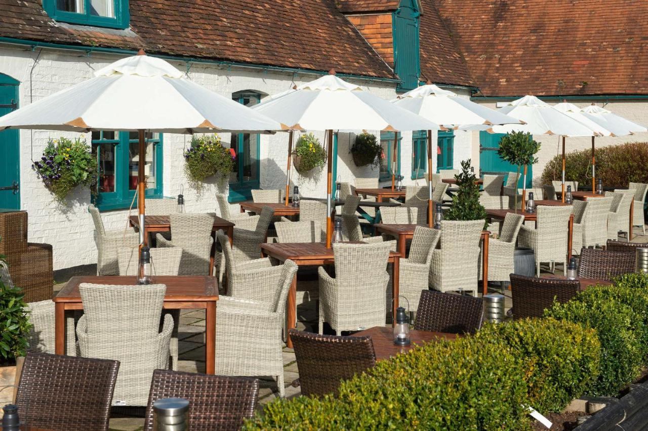The Carnarvon Arms Hotel Newbury  Bagian luar foto